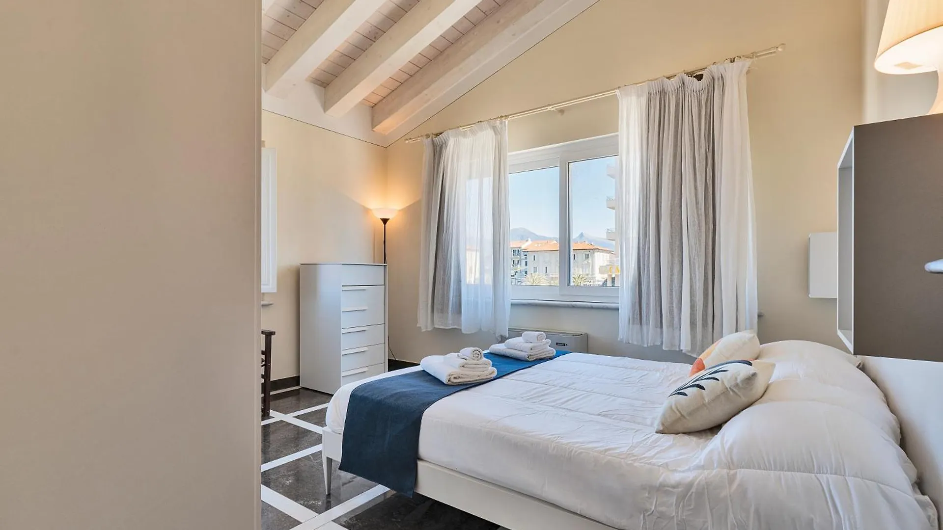 Chalet In The Beach Luxury Lido di Camaiore Italy
