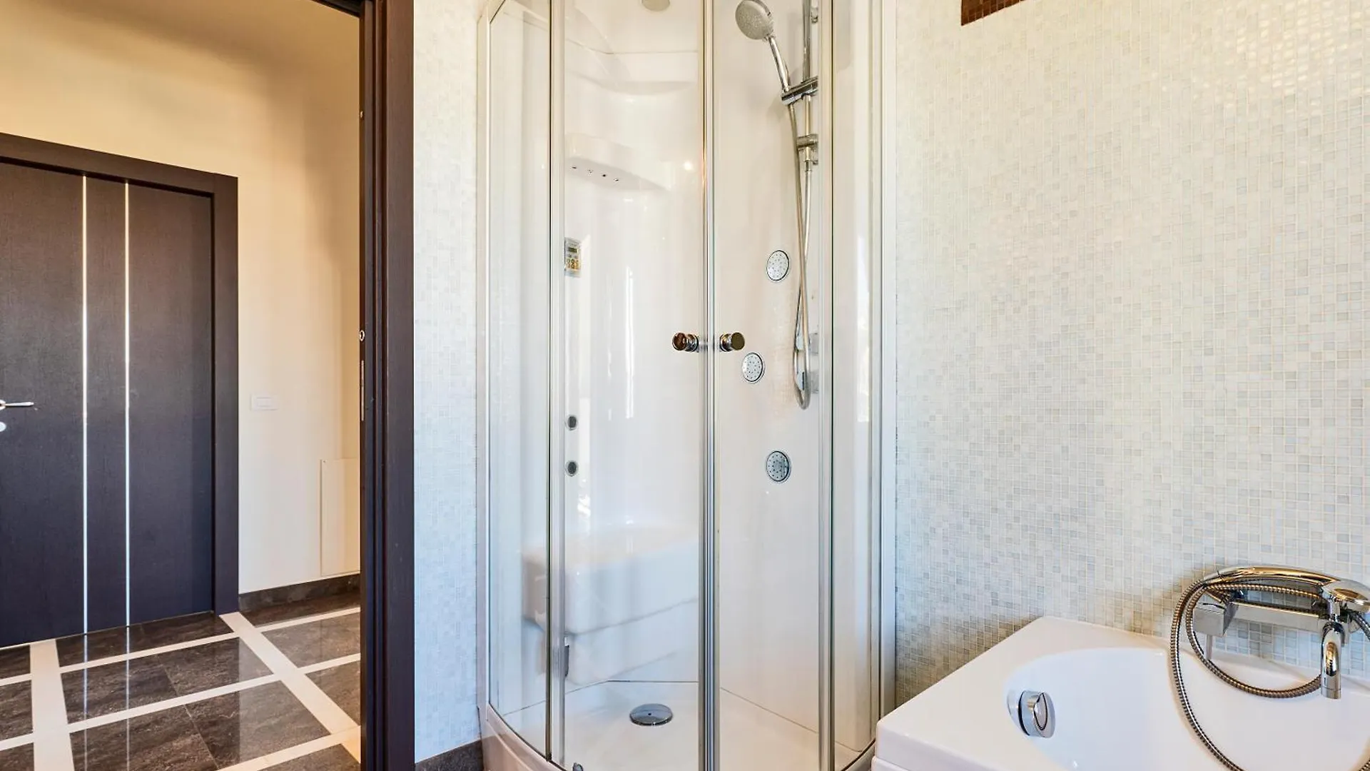 Chalet In The Beach Luxury Lido di Camaiore