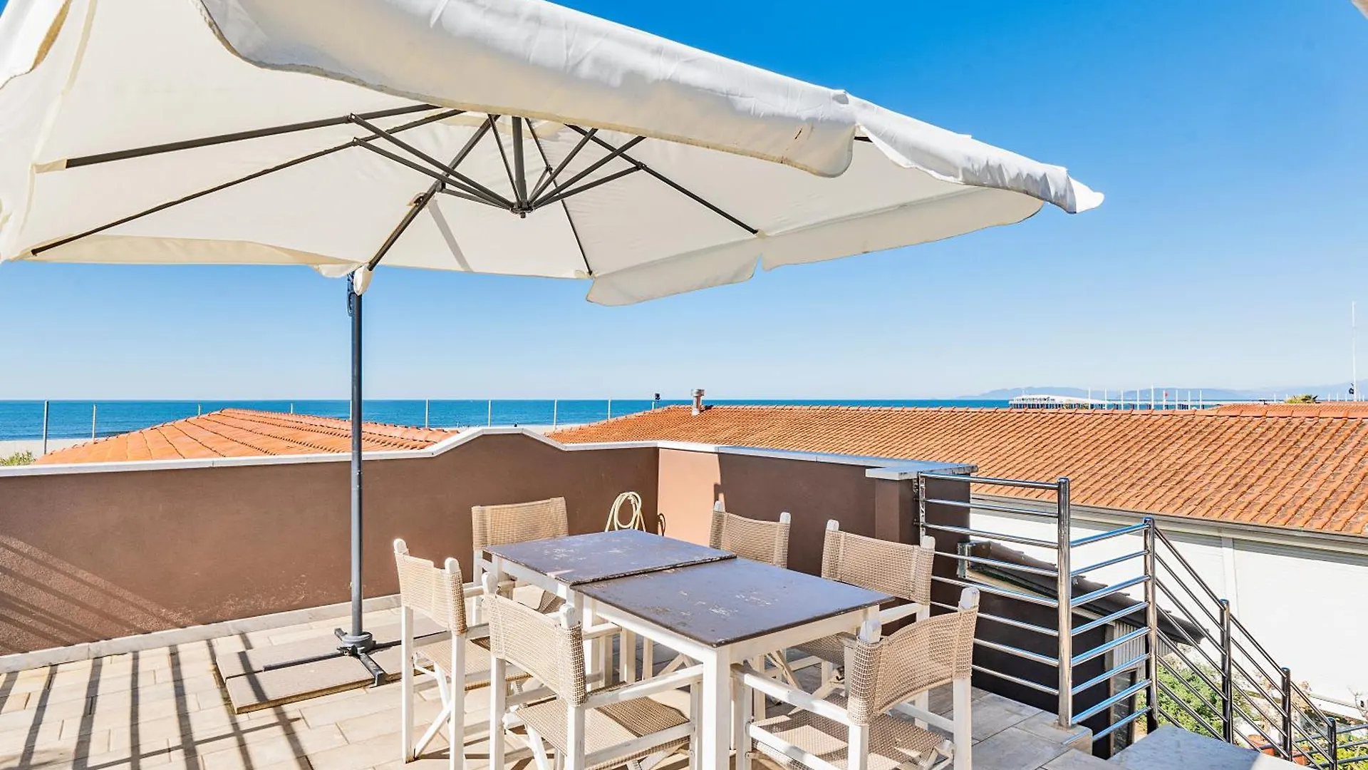 Chalet In The Beach Luxury Lido di Camaiore