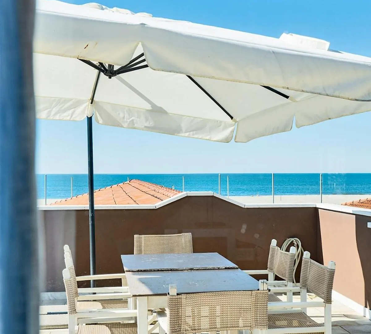 Chalet In The Beach Luxury Lido di Camaiore Italy